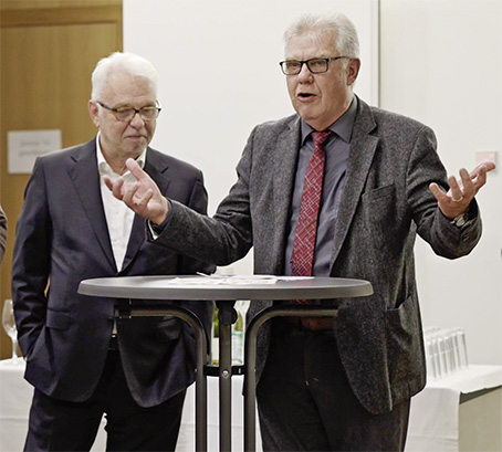 Alt-Bürgermeister Josef Sterr (†) hält eine Laudatio